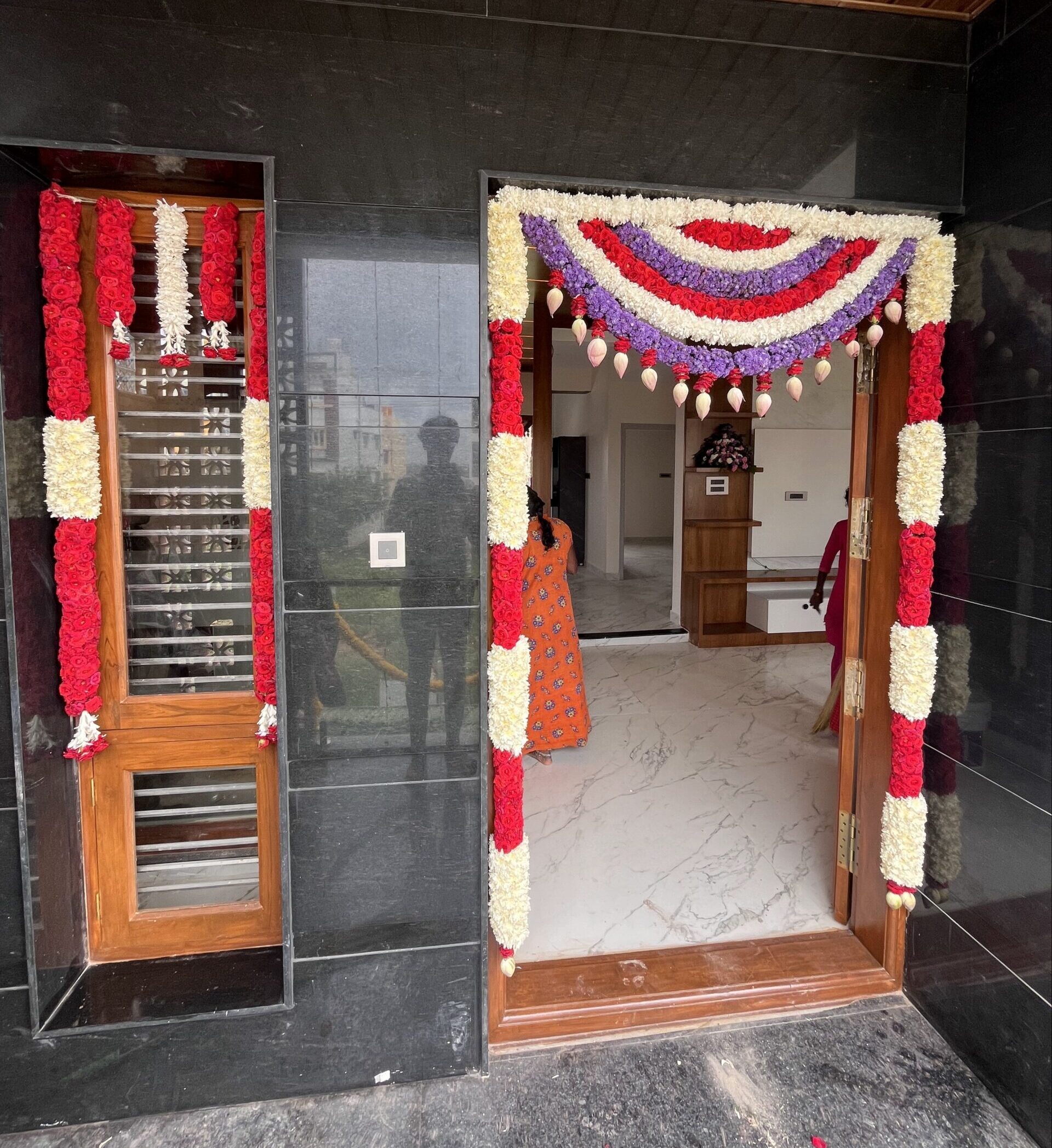 Entrance door decoration